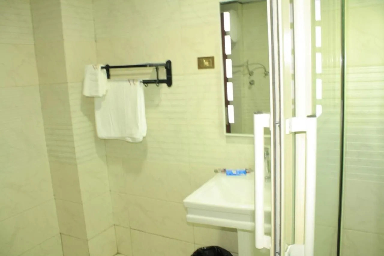 Golden Park Apartment Hotel أديس أبابا 3*,  إثيوبيا